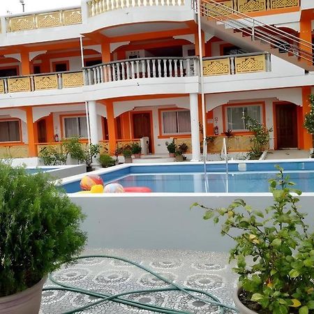 Palm Grove Saud Holiday Complex Hotel Pagudpud Esterno foto