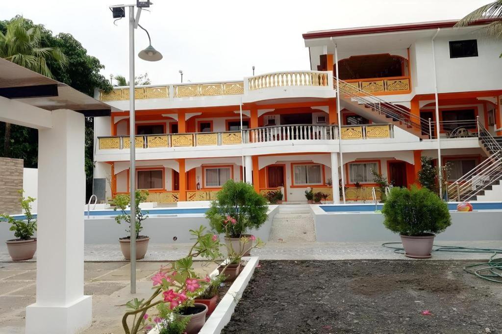 Palm Grove Saud Holiday Complex Hotel Pagudpud Esterno foto